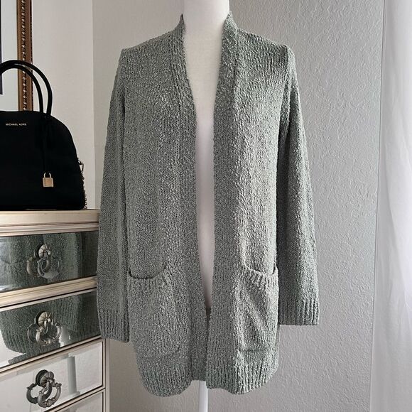 Barefoot Dreams Sage green cardigan - Picture 6 of 8